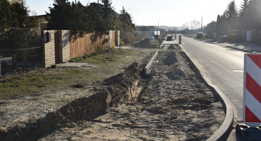 Zmienia się infrastruktura drogowa na terenie Gminy Włocławek [ZDJĘCIA]. Trwa szereg inwestycji