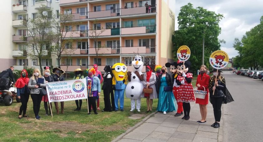 Bajkowy Korowód przeszedł przez Kazimierza Wielkiego we Włocławku. W planach rozszerzenie akcji [FOTO]