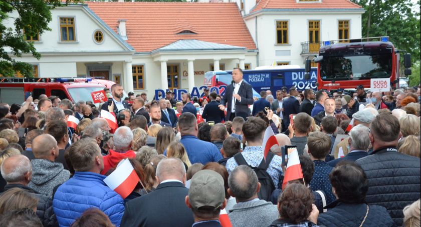 Andrzej Duda blisko ludzi. Prezydent Polski odwiedził Lubień Kujawski [ZDJĘCIA, VIDEO]