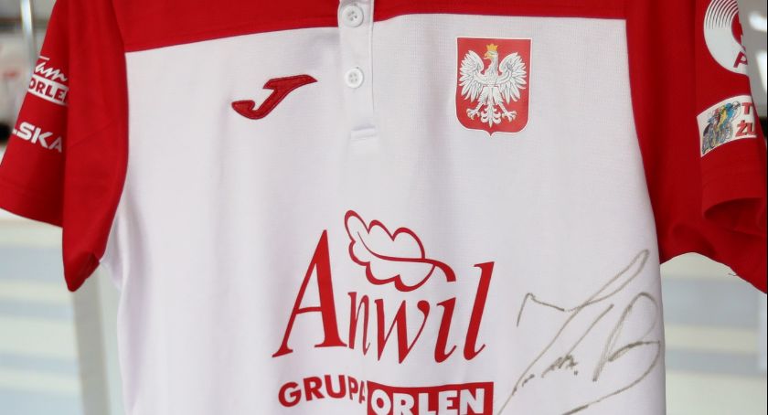 Zbiórka dla Kacpra Tesznera z Włocławka. ANWIL  wspiera finansowo i licytuje  dla Kacperka