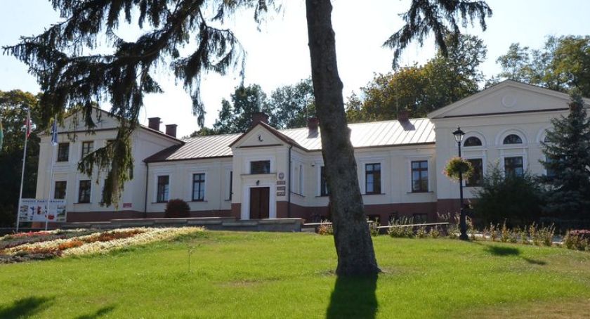 Remonty i przebudowy dróg na terenie Gminy Baruchowo. Wnioski konkursowe na ponad 9 milionów