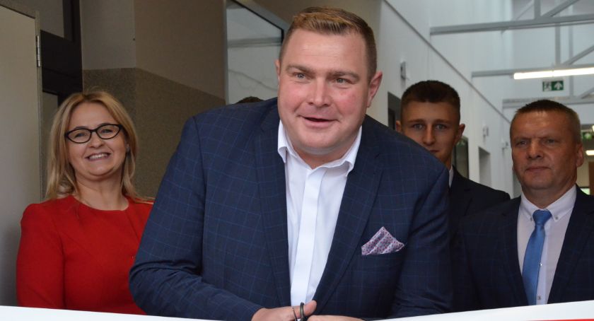 Otwarcie  nowoczesnych warsztatów kształcenia zawodowego w Izbicy Kujawskiej [ZDJĘCIA]