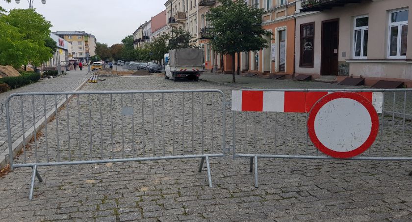 Utrudnienia w ruchu na Zielonym Rynku we Włocławku. Jak długo potrwają? [ZDJĘCIA]