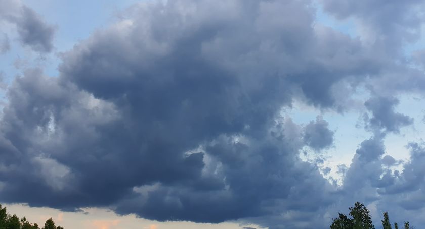 Nad Włocławek i okolice nadciągają burze z gradem. Jest ostrzeżenie 