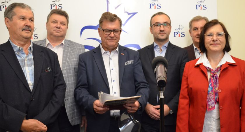 Remonty dróg, chodników i podwyżki we Włocławku. Co jeszcze proponują radni PIS?