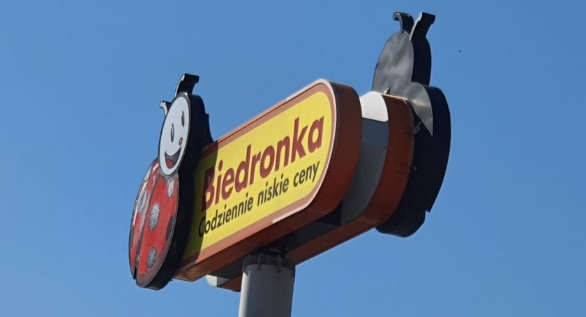 Biedronka zmienia godziny otwarcia. Gdzie będzie czynna dłużej we Włocławku? Sieć sklepów reaguje na koronawirusa