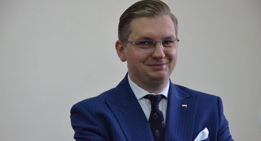Koronawirus: Rzecznik Wojewody Kujawsko-Pomorskiego Adrian Mól na kwarantannie