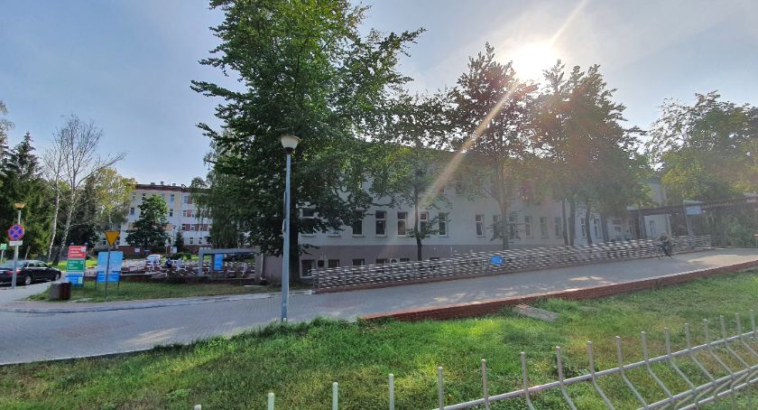 Koronawirus: 45 zgonów.  52 latka zmarła w szpitalu we Włocławku