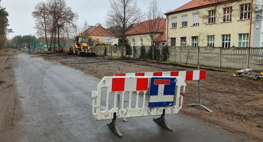 Przebudowa drogi przy Szkole Podstawowej w Smólniku