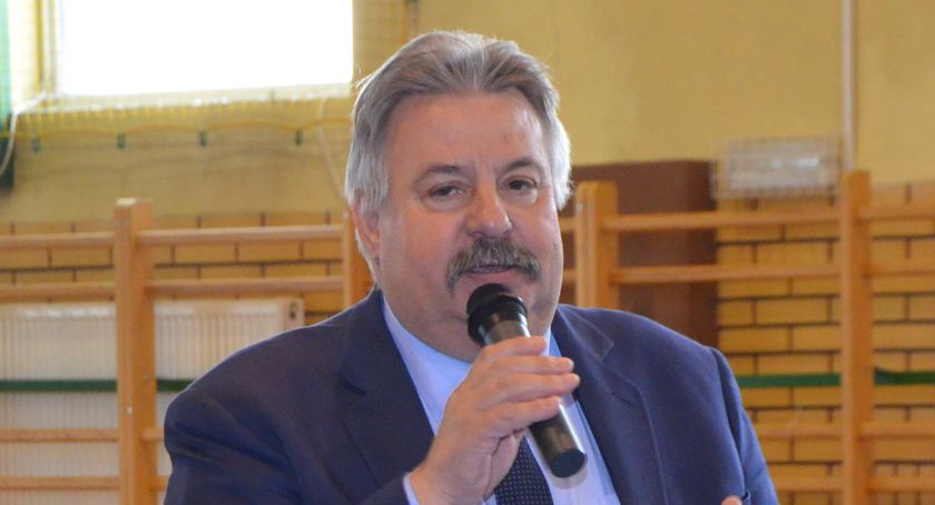Wójt Gminy Baruchowo Stanisław Sadowski przekazał prezenty