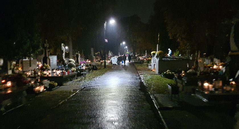 Włocławek. Nie będzie wzrostu opłat za cmentarze? Co się wydarzyło?