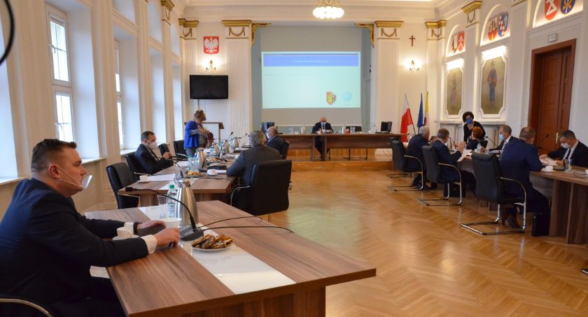 Budżet Powiatu Włocławskiego z nadwyżką na spłatę zobowiązań