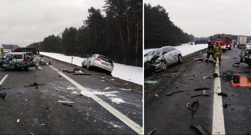 Tragedia na S-10 pod Toruniem. Zderzyło się 5 samochodów. Jedna osoba nie żyje. Policja szuka świadków [ZDJĘCIA]
