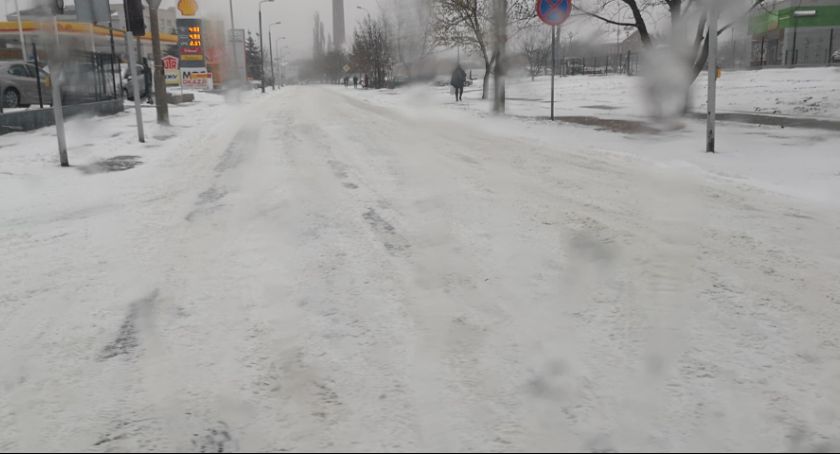 Atak zimy we Włocławku. Jak wyglądają drogi ? [ZDJĘCIA]