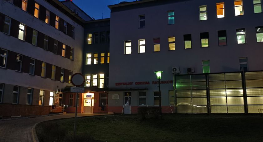 Szczepienie  przeciw COVID – 19. Kto zaszczepi  nauczycieli? 