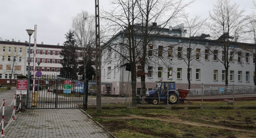 Brak miejsc w szpitalu we Włocławku. Dyrektor szpitala komentuje 