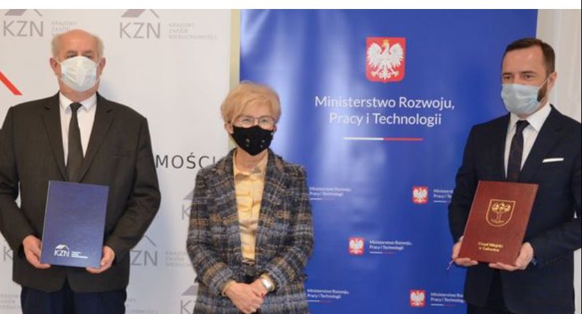 Lubraniec: burmistrz  Stanisław Budzyński podpisał porozumienie w sprawie programu mieszkanie 