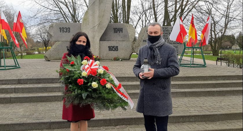Upamiętnili Dzień Pamięci Ofiar Zbrodni Katyńskiej we Włocławku