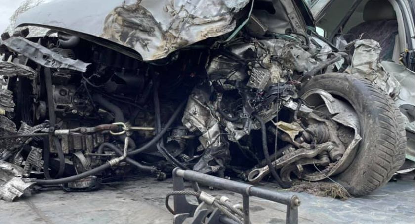 Lubień Kujawski: Audi zderzyło się z ciężarówką. Jedna osoba w szpitalu [ZDJĘCIA]