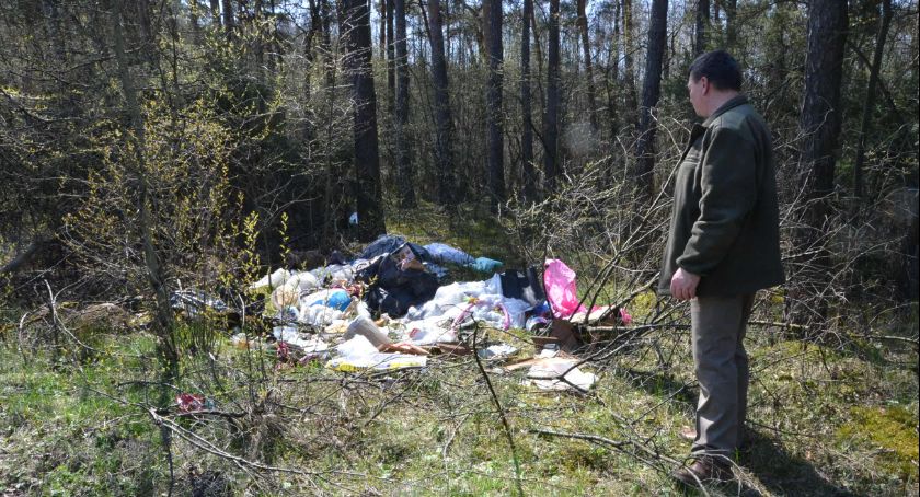 Lasy wokół Włocławka pełne śmieci. Jest coraz gorzej ? [ZDJĘCIA,VIDEO]