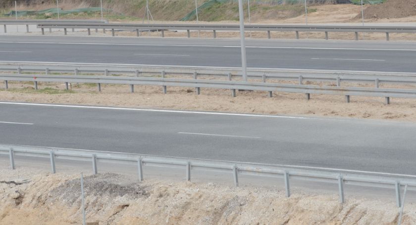 Mężczyzna spadł z wiaduktu na autostradę A1. Policja zatrzymała ruch