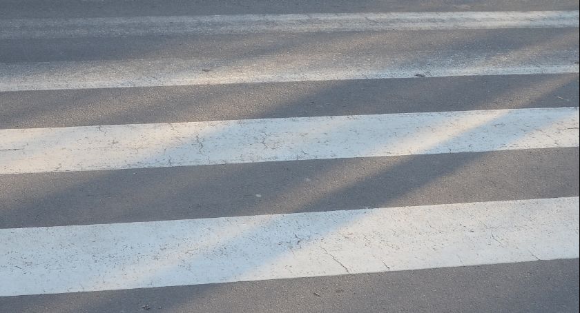Wypadek na Kaliskiej we Włocławku. 35 latek potrącony na przejściu dla pieszych