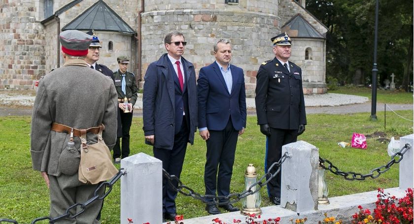 W hołdzie Bohaterom Niepodległej