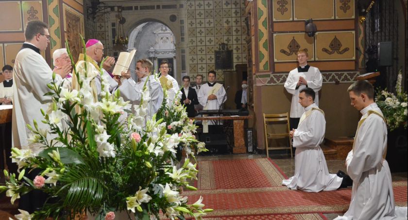 Włocławek: Święcenia kapłańskie w Katedrze [ZDJĘCIA]