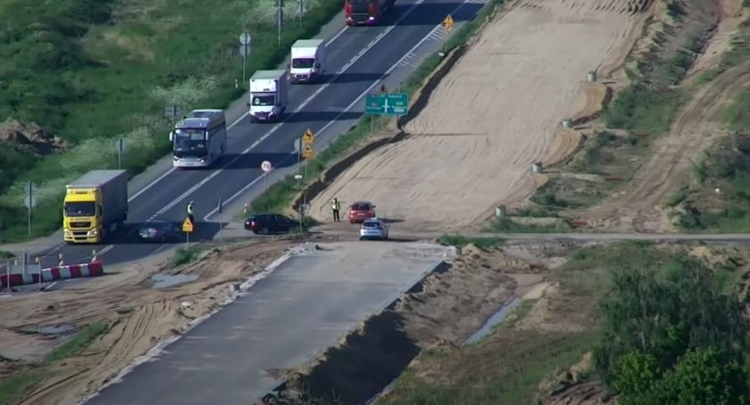 Akcja policji na drogach. Teraz obserwują jazdę kierowców z drona. Sypią się mandaty [VIDEO]
