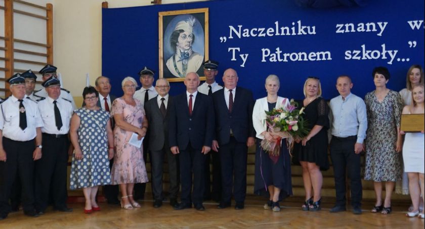  20 - lecie nadania Szkole Podstawowej imienia Tadeusza Kościuszki  w Zgłowiączce [ZDJĘCIA]
