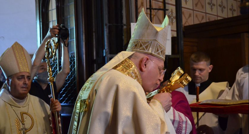 Ingres bp. Krzysztofa Wętkowskiego do katedry we Włocławku [ZDJĘCIA, VIDEO]