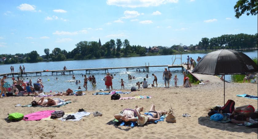 Upalne lato nad jeziorem Lubieńskim [ZDJĘCIA]