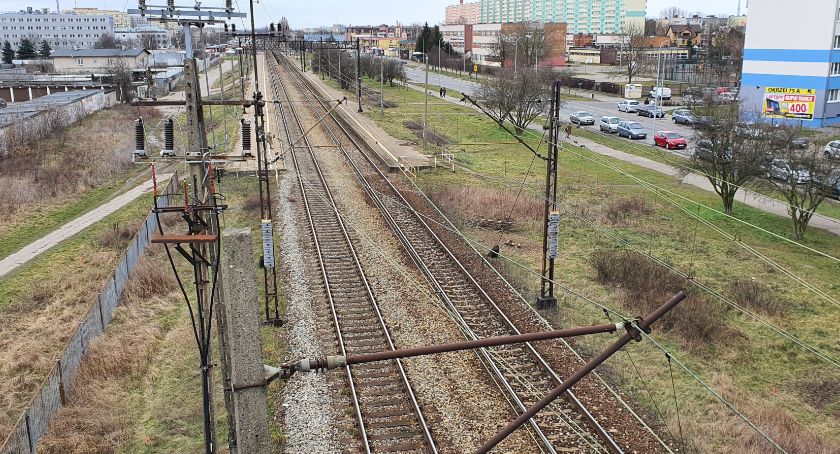 Tragiczny wypadek na torach we Włocławku. Nie żyje mężczyzna