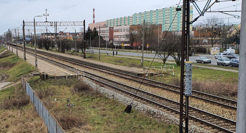 Tragedia na torach we Włocławku. Trwa wyjaśnianie okoliczności śmiertelnego zdarzenia