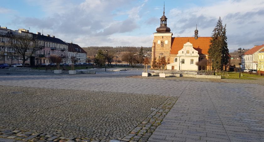 Piękna zieleń wróci na Stary Rynek we Włocławku. Będzie ławeczka Zagajewskiego. Co jeszcze?