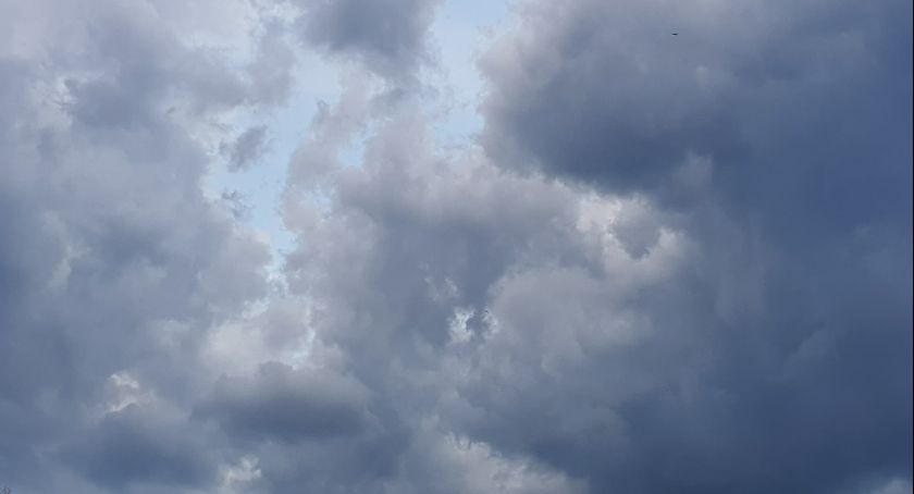 Burze i ulewy nadciągają nad Włocławek i okolice. Jest ostrzeżenie