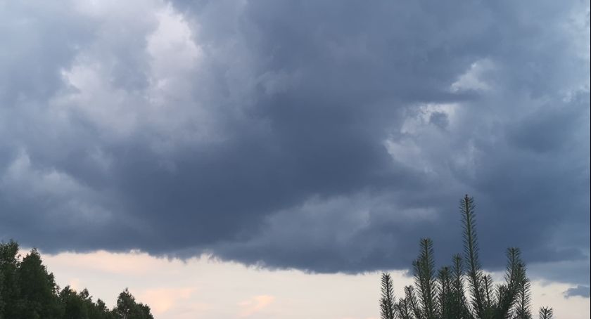 Burze i ulewy we Włocławku i okolicach [OSTRZEŻENIE]