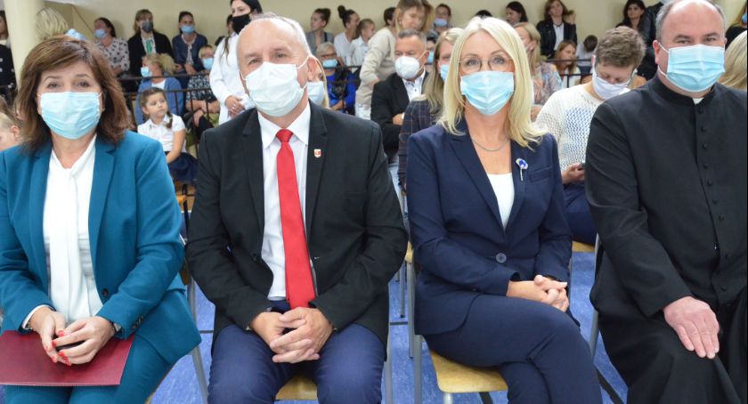 Uroczyste rozpoczęcie nowego roku szkolnego w Smólniku, Gmina Włocławek