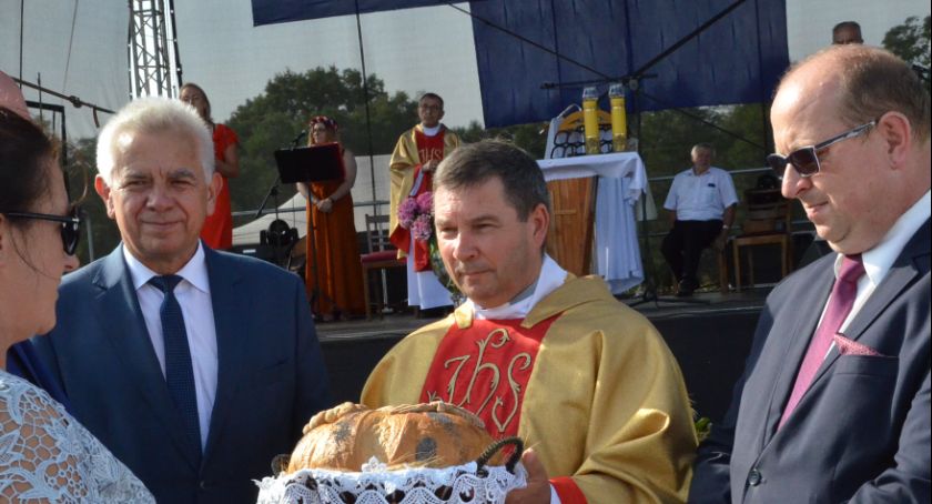 Dożynki Powiatowe 2021 w Boniewie. Gwiazdami Zenek Martyniuk i Kordian