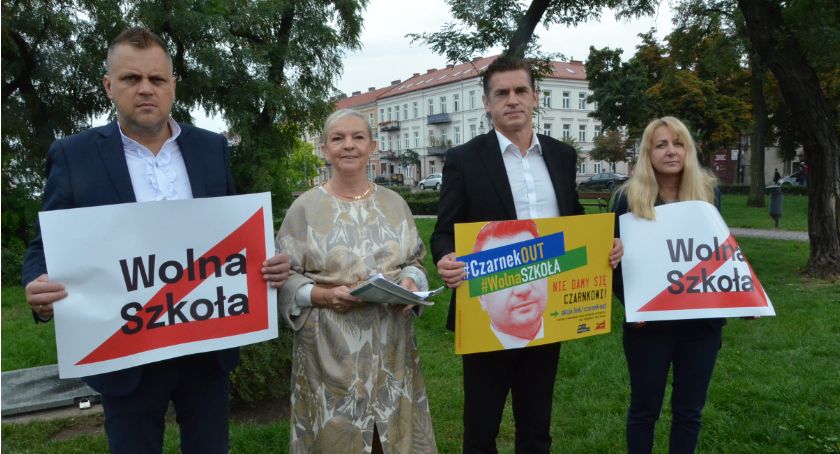 Klub Radnych PO we Włocławku włączył się w akcję Wolna Szkoła