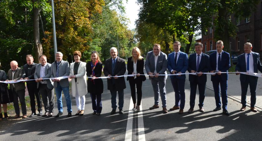 Przebudowa drogi powiatowej na odcinku Cyprianka – Chełmica Duża zakończona [ZDJĘCIA]