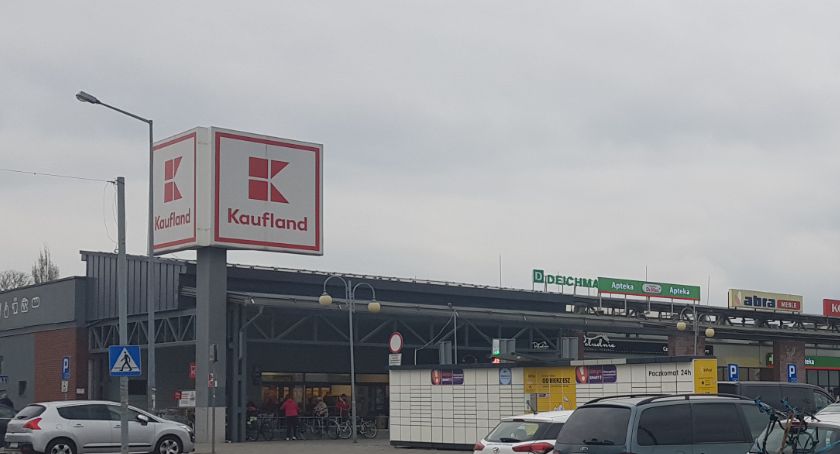 Kaufland Włocławek. W marketach kasjerzy zarabiają ponad 4 tysiące złotych. Będą dodatki