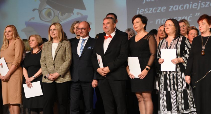 Dzień Edukacji Narodowej 2021 we Włocławku. Nauczyciele nagrodzeni [ZDJĘCIA]