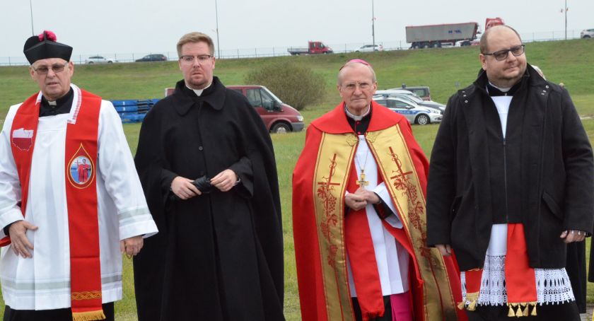 Włocławek: 37 rocznica męczeńskiej śmierci bł. ks. Jerzego Popiełuszki [ZDJĘCIA]