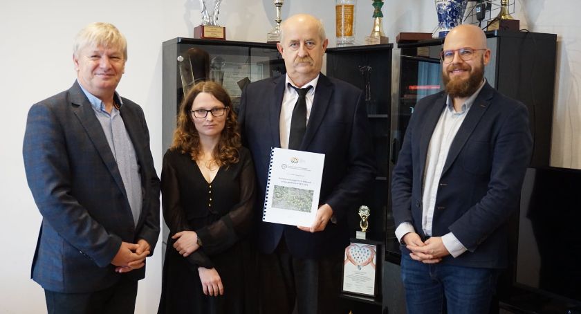 Badania archeologiczne w sarnowskim lesie [ZDJĘCIA]