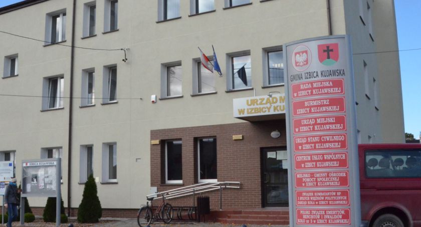 Izbica Kujawska: Opłata targowa w górę