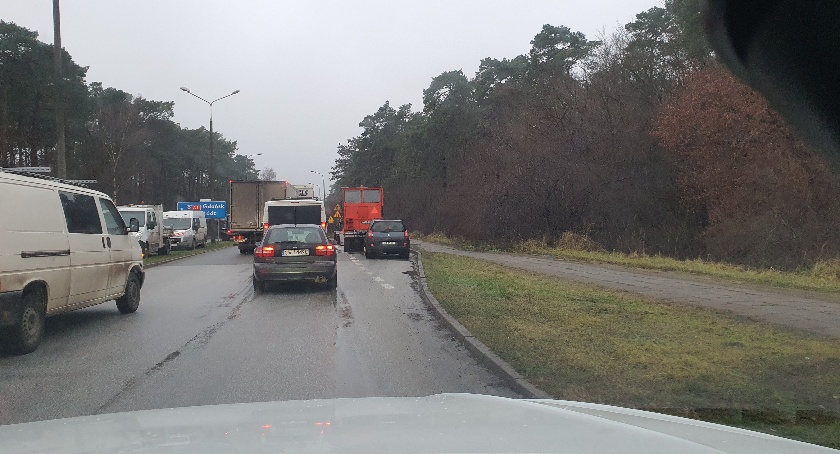 Trwa remont Szosy Brzeskiej. Dziś wprowadzono tam ruch wahadłowy [ZDJĘCIA]