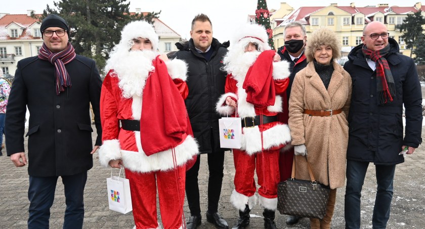 Włocławek: Miejska Wigilia na Placu Wolności. Potrawy na wynos [ZDJĘCIA VIDEO]