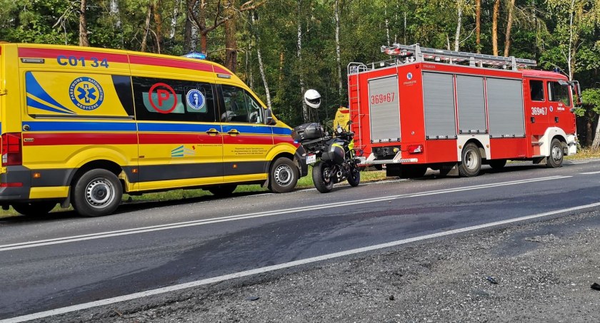 Wypadek w Łąkach Zwiastowych w gminie Boniewo. 41-latek trafił z obrażeniami do szpitala