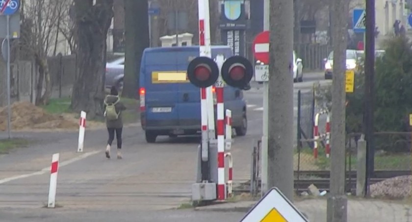 Piesza zwróciła uwagę kierowcy. Ten próbował ją przejechać. Wszystko zarejestrował monitoring